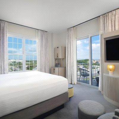 Deluxe Suite, 1 King Bed, Balcony (Junior) The Don CeSar Promo Code