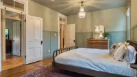 The Nightingale by Avantstay Historic Catskills Retreat Lake Views + Near Hudson Sleeps 18 - Wifi