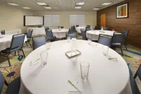 Holiday Inn EL PASO AIRPORT by IHG - Airport Shuttle