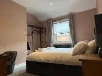 The Applewood Regency - 2-Star