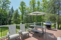 Hot Tub, Grill & Mtn Views! Benezette Cabin - parking