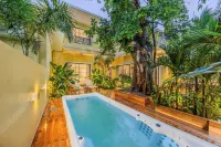 ELIVAAS Kensho Colva 4 Bhk with Pool - Pools