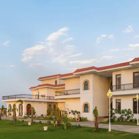 ELIVAAS Prive Heaven 6BHK Villa wth Pool
