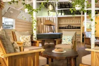 Almonds and Corals Boutique Hotel - parking