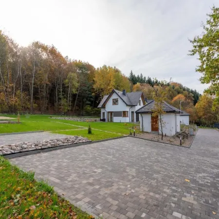 Large Holiday Villa With Garden, Sauna and Jacuzzi