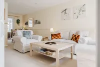 Charming 3-Bedroom Holiday Retreat - 2-Star