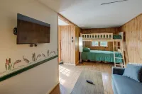 Waterfront Long Lake Retreat: Great for Families! - 3-Sterne