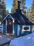 Lakeside Cabin for 12 with Private Sauna - 2 stjerner