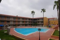 Quality Inn Piedras Negras - Pools