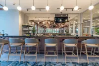 Isaiah Tubbs Resort & Conference Centre - bar