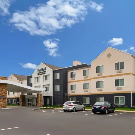 Fairfield Inn & Suites Beloit Hotels in Beloit