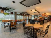Ibis Vitoria Aeroporto - พร้อมอาหารเช้า