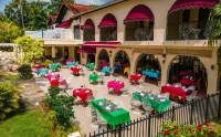 Charela Inn - Hot Tub