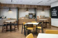 Fairfield Inn & Suites Knoxville Lenoir City/I-75 - breakfast