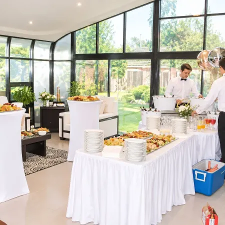 Airport Gardens Boutique Hotel