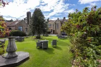 Dunsley Hall Country House Hotel - Parking