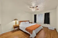 3BR Near White Rock Lake - Fire Pit BBQ Grill - Wifi
