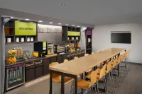 Home2 Suites by Hilton Champaign / Urbana - Breakfast