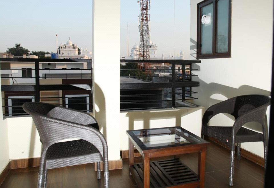 2. Hotel Te..