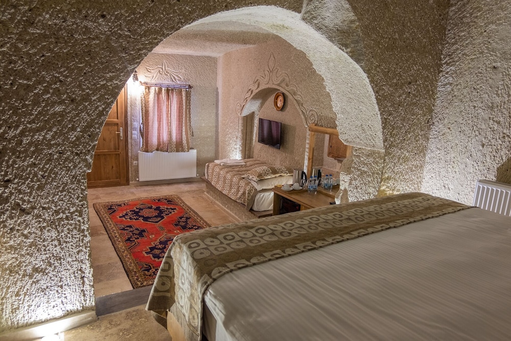 Grand Elite Cave Suites