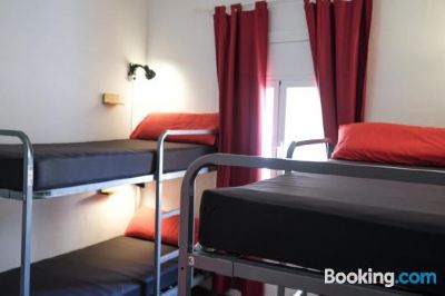 Single Bed in Female 4-Bed Dormitory Room Mana Mana Youth Hostel Photo