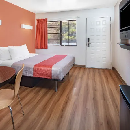 Motel 6 Thousand Oaks, CA