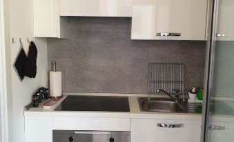 Cocooning Furnished Studio