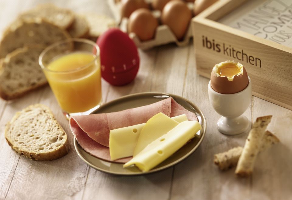 2. 호텔 이비스 프..