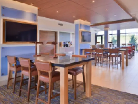 Holiday Inn Express & Suites OLATHE WEST by IHG Hoteles en Olathe