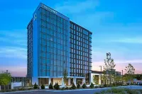 Renaissance Milwaukee West Hotel Hotels near Sendik＇s Towne Centre