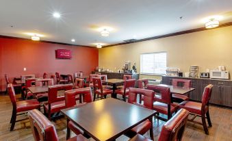 Red Roof Inn & Suites Omaha - Council Bluffs