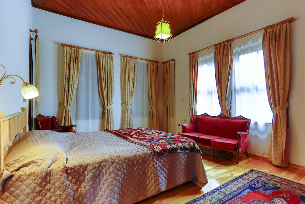 Atelya Art Hotel