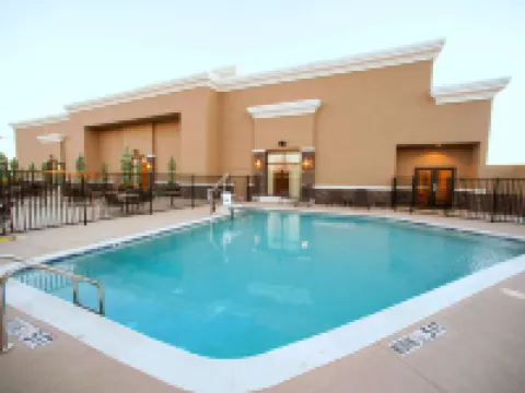 ฮิลตันการ์เด้นอินน์ แซนแอนโทนิโอ-ศูนย์การประชุมไลฟ์โอ๊ค โรงแรมในLive Oak