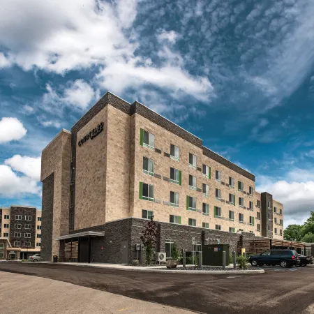 Courtyard Toledo West