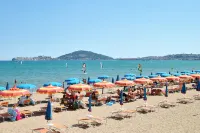 Dinky Home Air-conditioned Penthouse With sea View Terrace