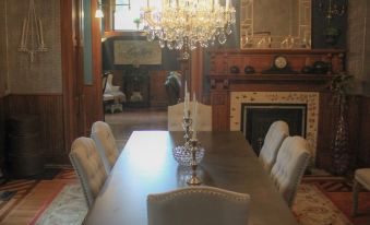 Evans Holly Grove Inn B&B - Housity
