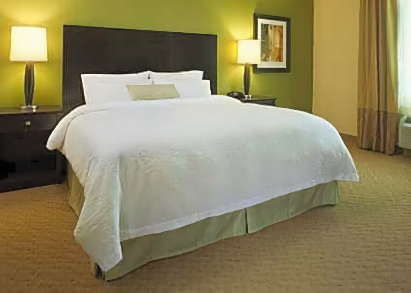 Hampton Inn & Suites Jamestown