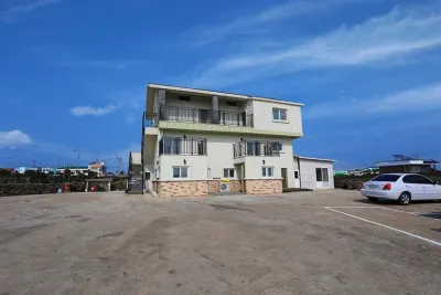 Udo Sarangchae Pension Hoteles cerca de Isla Udo
