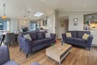 Sandpiper - Luxury Lodge, Close to Beach, Pet Friendly - Pet friendly