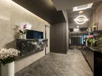 Seocho js hotel Отели рядом с достопримечательностью «Торговый центр Central City»