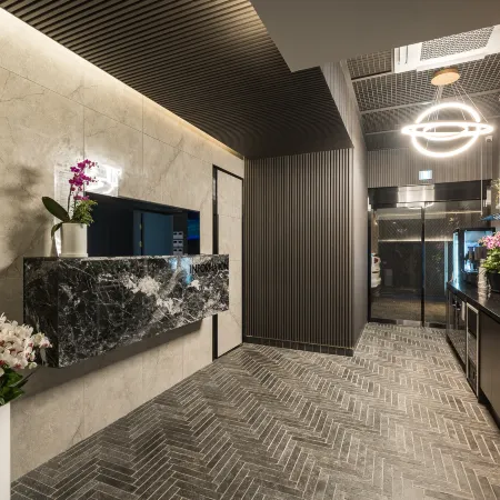 Seocho js hotel Отели рядом с достопримечательностью «Станция метро Hannam»