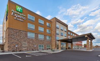 Holiday Inn Express & Suites Eau Claire West I-94