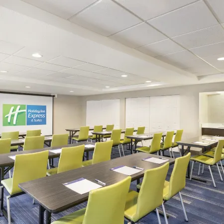 Holiday Inn Express & Suites SARASOTA EAST - I-75 by IHG
