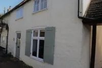 Bell Cottage Hotel dekat Little Waitrose At Shell Barton Mills