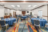 Holiday Inn Express & Suites WILMINGTON-NEWARK by IHG