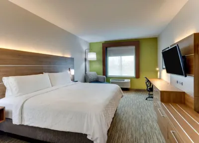 Holiday Inn Express & Suites Mankato East