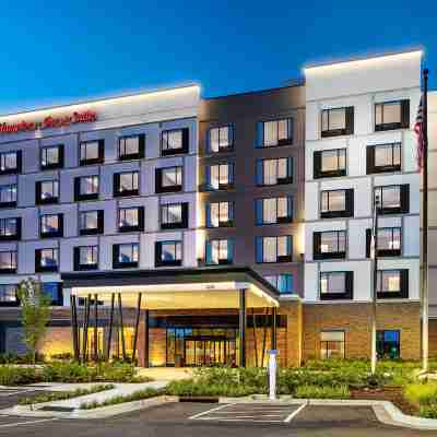Hampton Inn & Suites by Hilton Raleigh Midtown Hotel Exterior