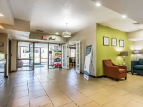 Quality Inn & Suites Hotels in La Vergne