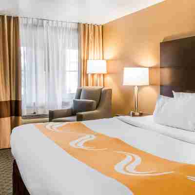 Quality Inn & Suites Houghton Rooms