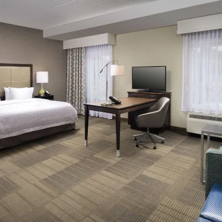 Hampton Inn & Suites by Hilton Falls Church